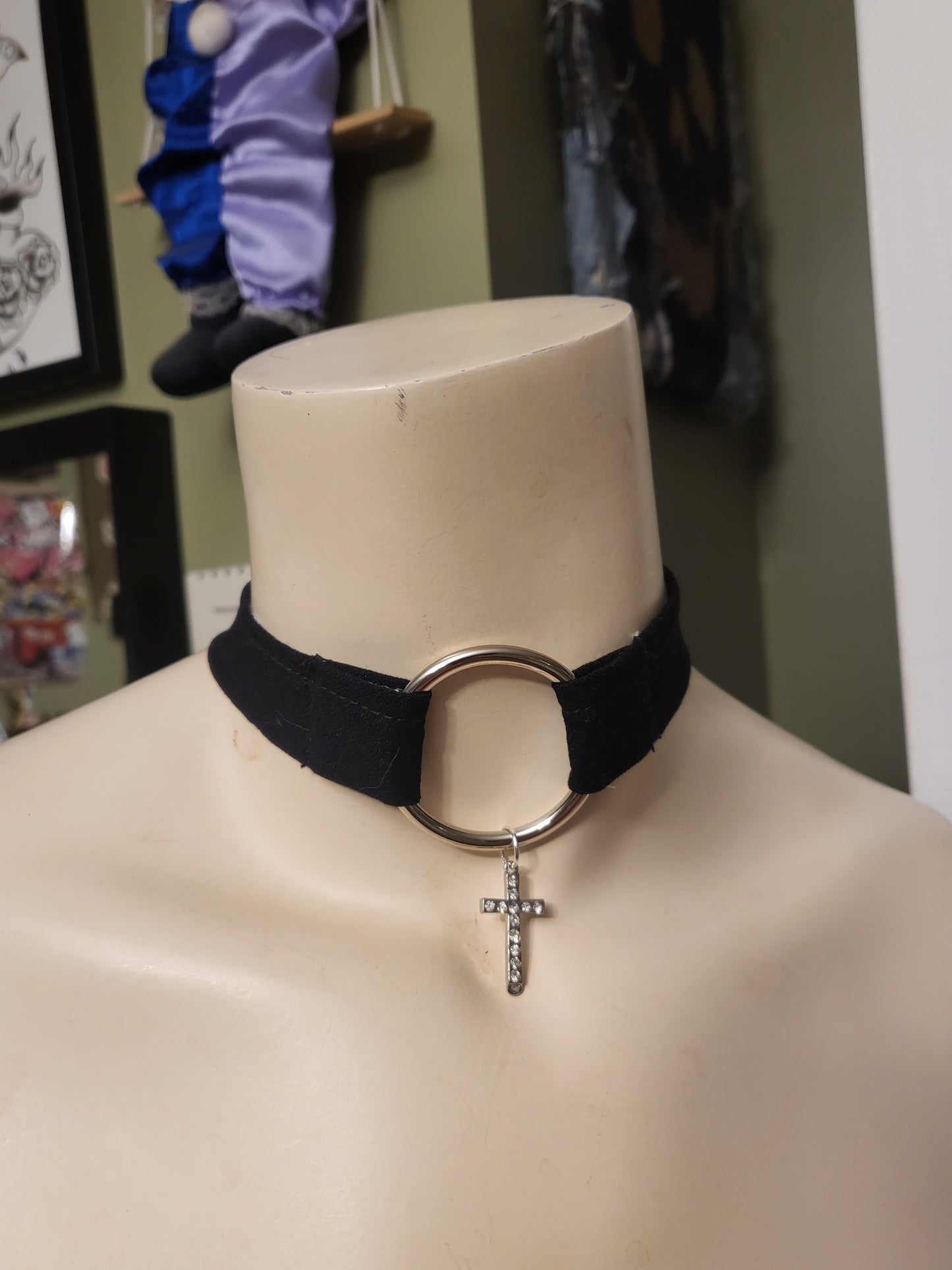 Cross Choker